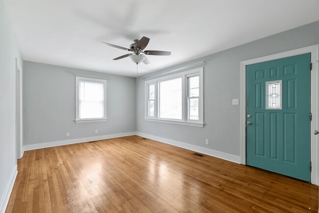 Photo - 5309 Gillespie Ave