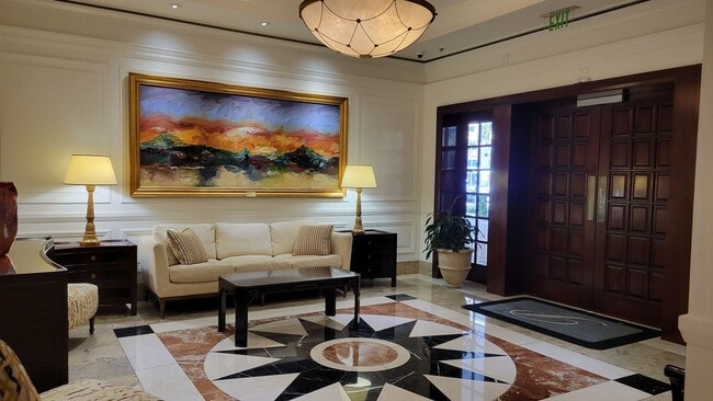 Photo - Short term ONLY luxury 2/2 condo in the heart of downtown Sarasota