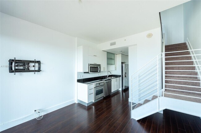 Photo - 60 SW 13th St Unidad 2017