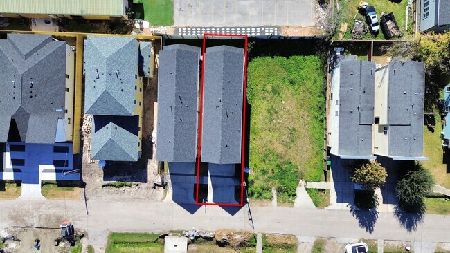 Photo - 410 E 41st St