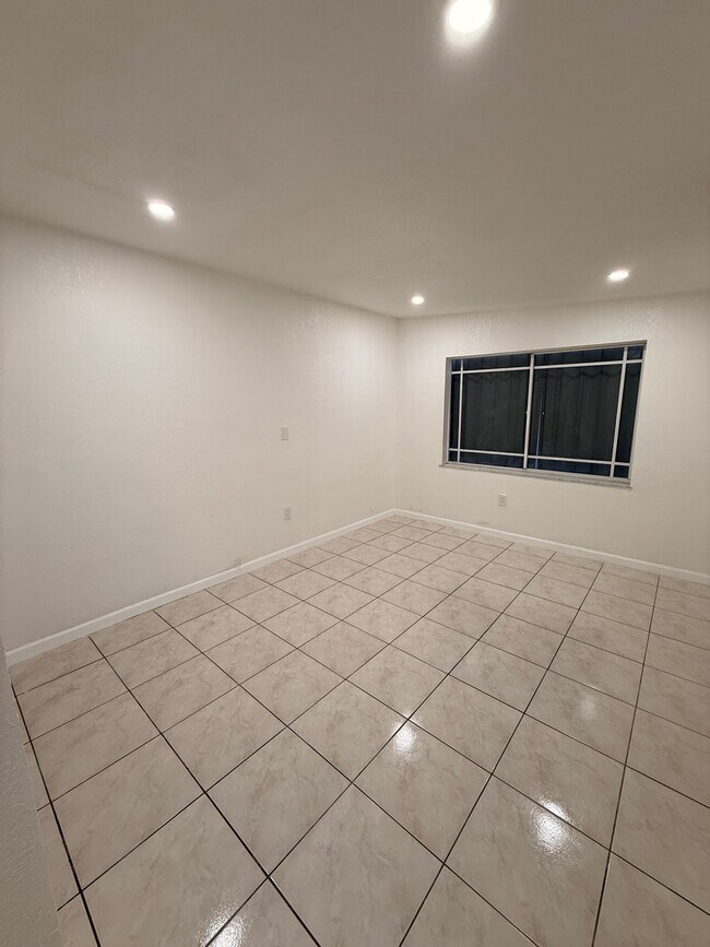 Photo - 10424 SW 7th St