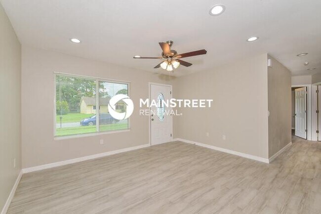 Photo - 4 Bedroom Pet-Friendly Home in NORTH PORT, FL with Main Street Renewal