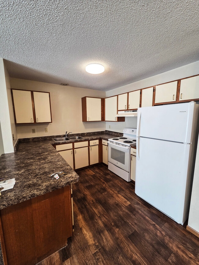 Pine Pointe Apartments