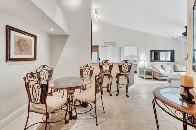 Photo - 923 Villa Cir