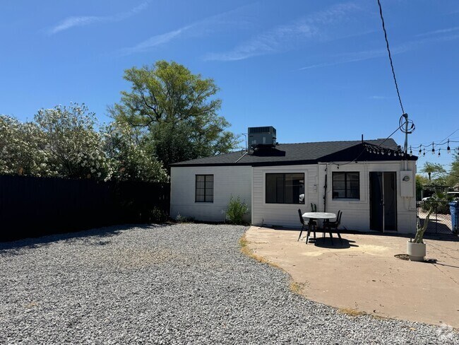 Building Photo - 1416 E Granada Rd Rental