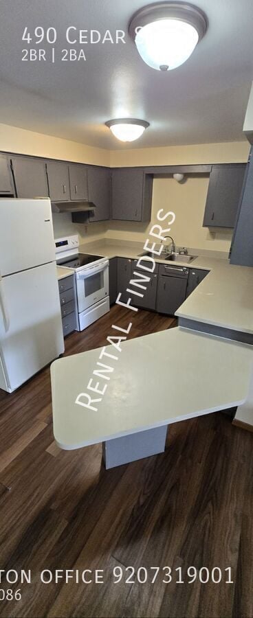 Building Photo - 490 Cedar St