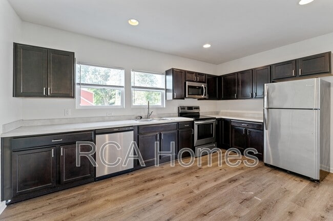 Building Photo - 1306 Woodlawn Ave Rental