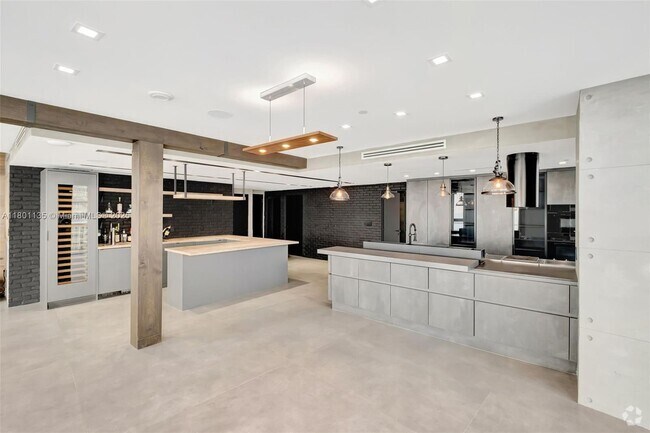 Building Photo - 495 Brickell Ave Unit 5202 Rental