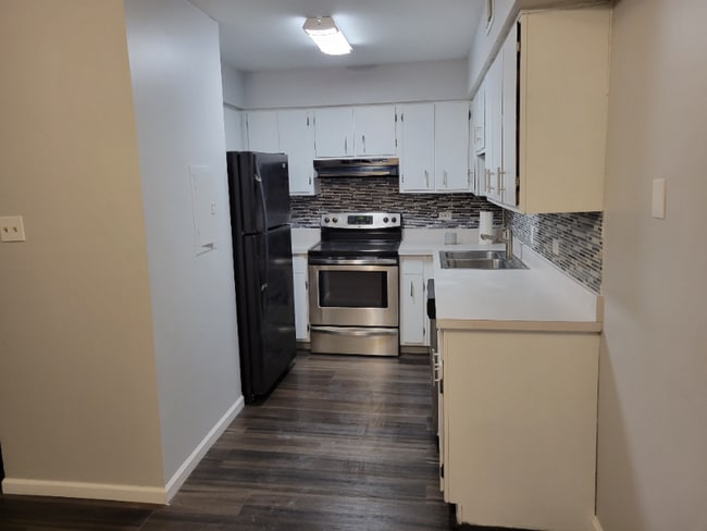 Photo - 17701 Park Blvd