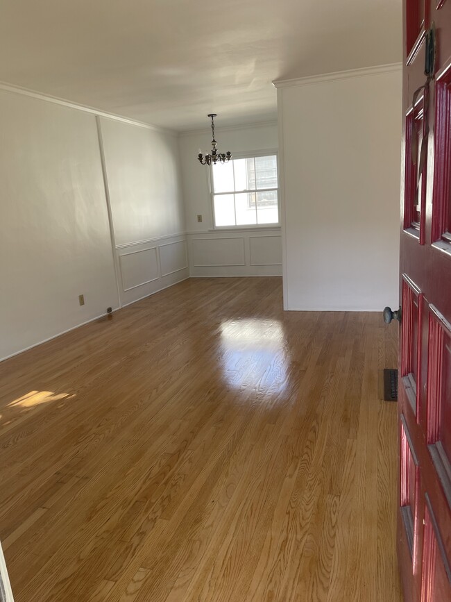 Building Photo - 806 N Adams St Unit A