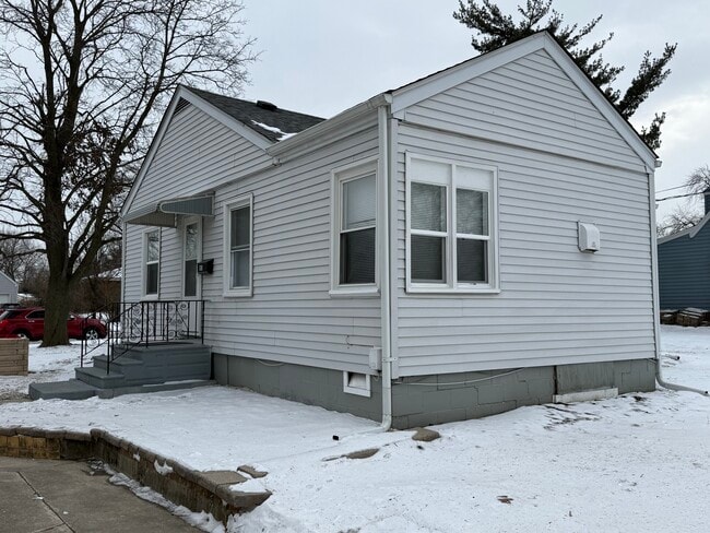 Photo - 903 Grandview Ave