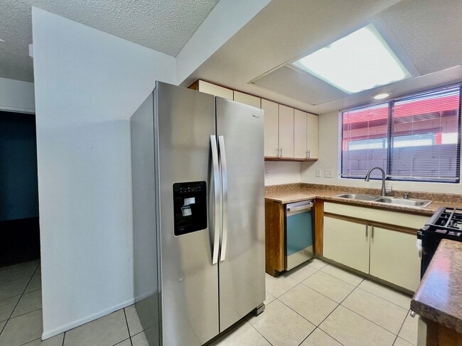 Building Photo - AVAILABLE NOW!!! 2 Bedroom / 2 Bath Apartment in Cathedral City! Unit 02