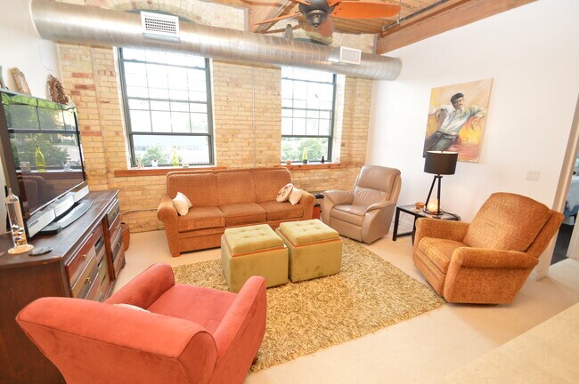 Photo - 940 Monroe Ave NW Unit 306