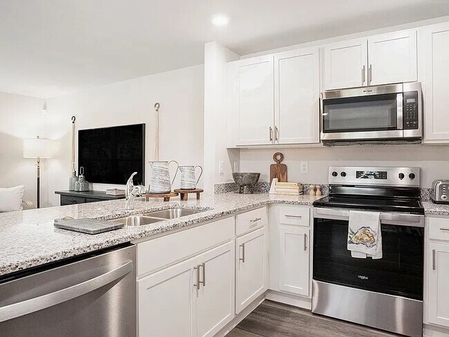 Photo - 535 Gemstone Blvd