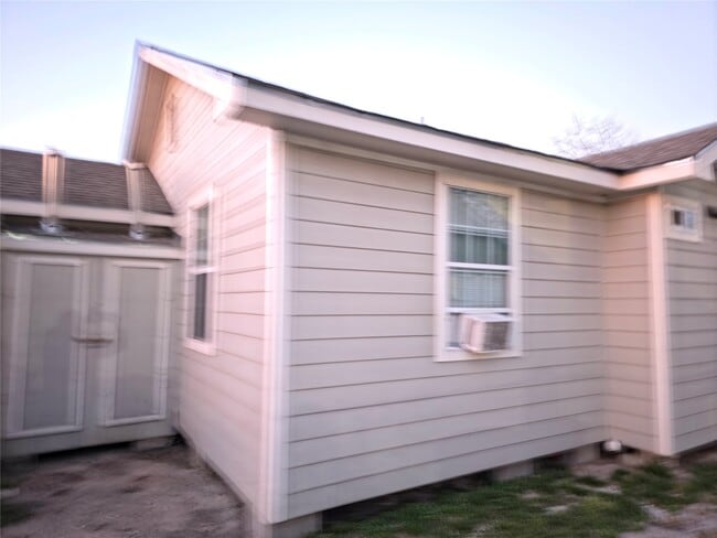 Photo - 1711 Sam Wilson St