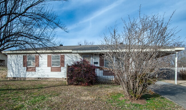 Photo - 2104 Sycamore Pl