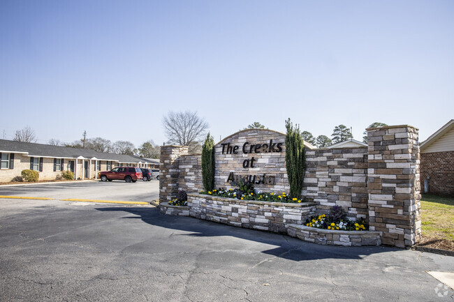 Building Photo - The Creeks At Augusta Rental