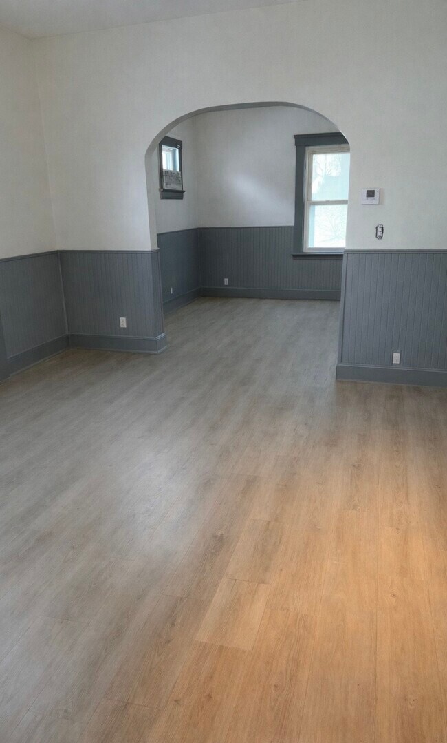 Building Photo - 7610 Rosewood Ave