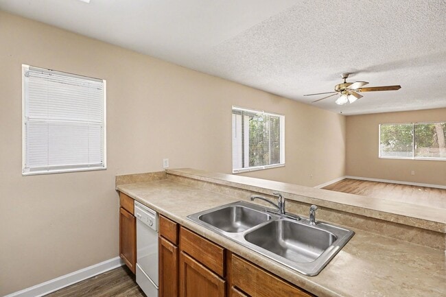 Photo - 2414 Fox Hollow Dr