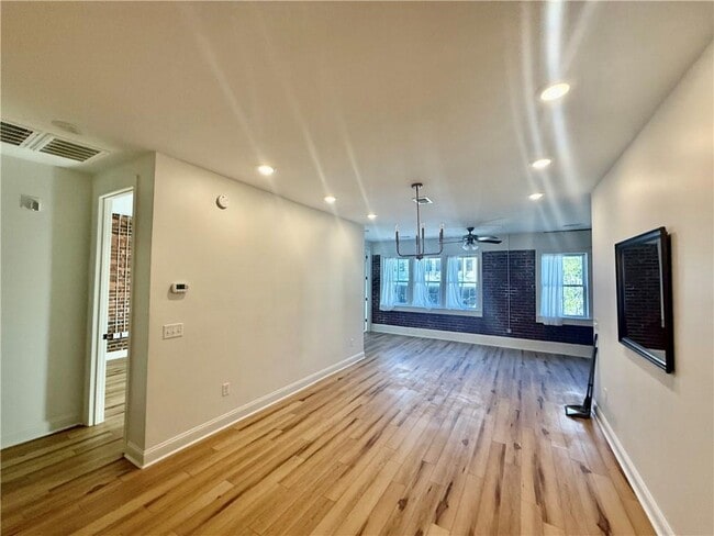 Photo - 706 Gloucester St Unit A