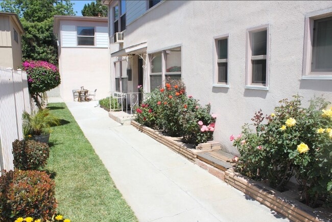5055 Laurel Canyon Blvd Unidad 5