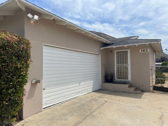 Building Photo - West Ventura 3+2 bedroom home near Kellogg...