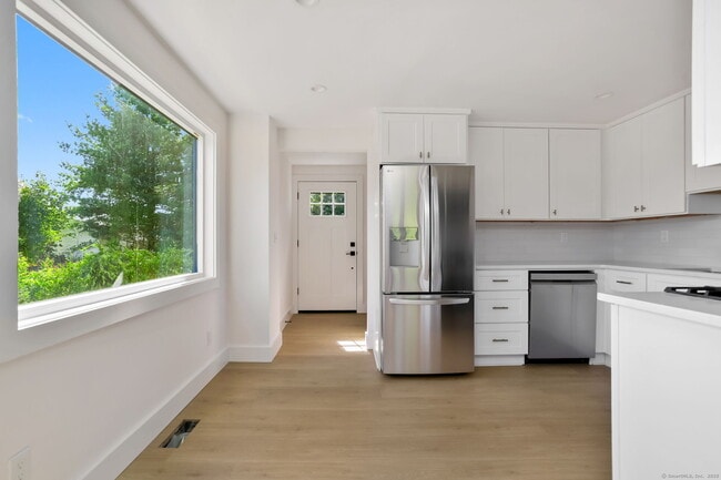 Photo - 29 Pease Ave