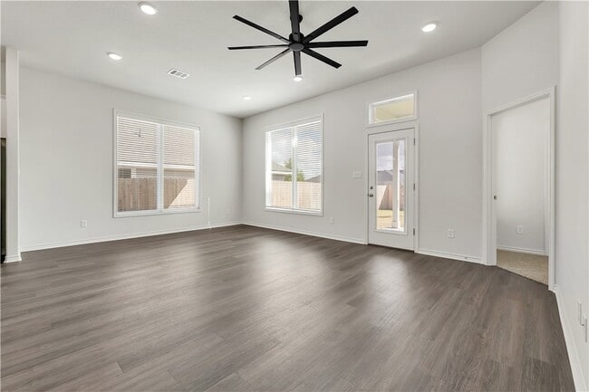 Photo - 3168 N Earl Rudder Fwy