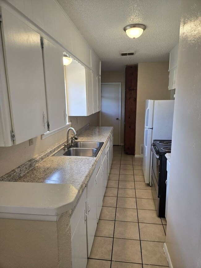 Photo - 612 Sunset Ln Unit B