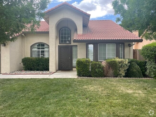 Building Photo - Beautiful Remodeled Home