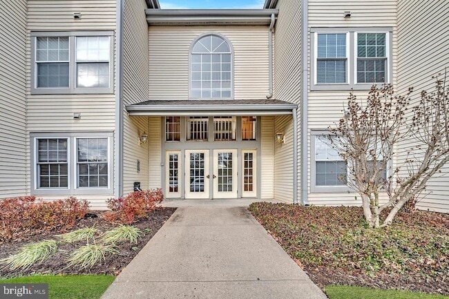 Building Photo - 204 Salem Ct Unit 1