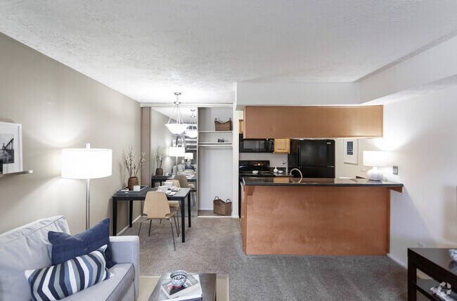1BR, 1BA - 647 SF