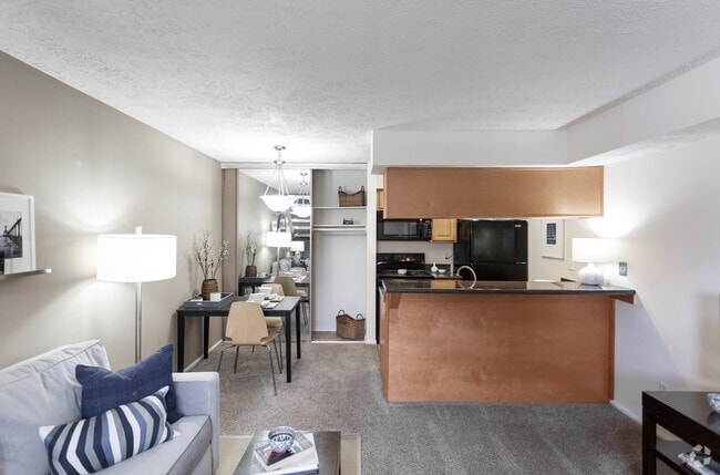 1HAB, 1BA - 647 ft² - TGM Avalon Lake