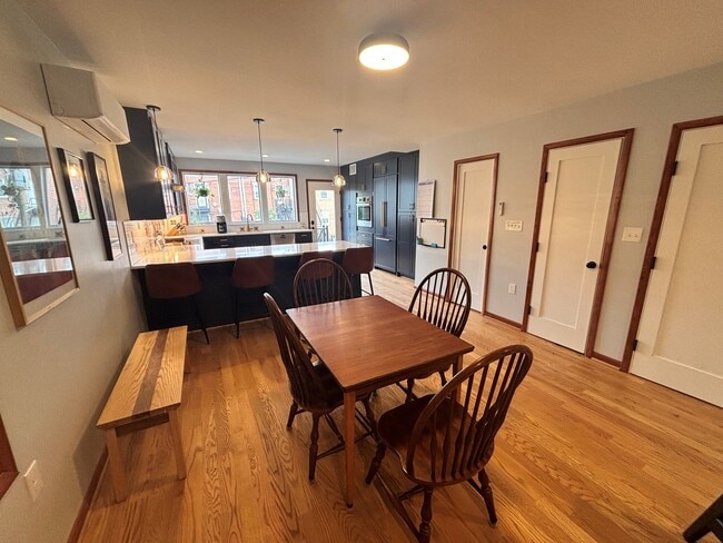 Photo - 335 18th Pl NE