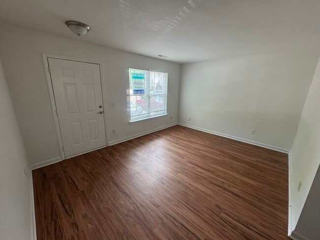 Photo - AVAILABLE NOW! 3 Bed 3 Story Town Home!