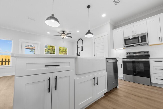 Photo - 2010 Lewis Turner Blvd