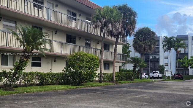 Building Photo - 7500 NW 17th St Unit 101 Rental