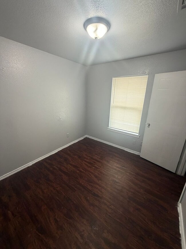 Photo - 3421-3423 Bright St Unit 3421