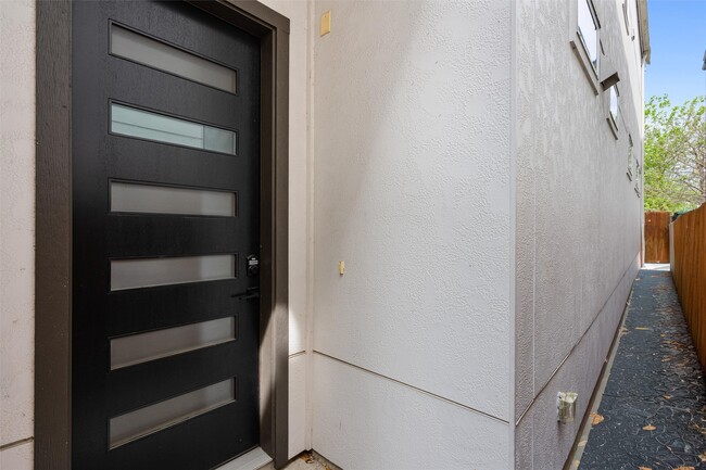 Photo - 1136 Adele St