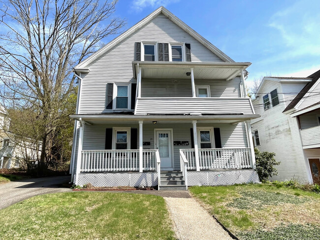 Building Photo - 21 Elm St Unit 3rd flr Rental