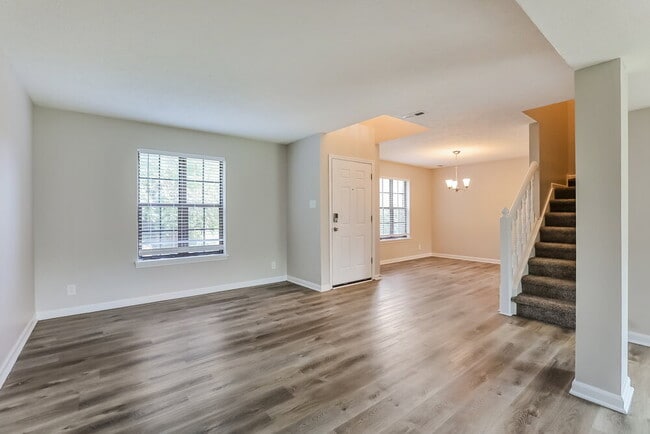 Photo - 6722 Foxfire Dr