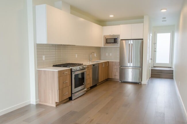 Photo - 2Bd/2Ba Seattle Townhouse