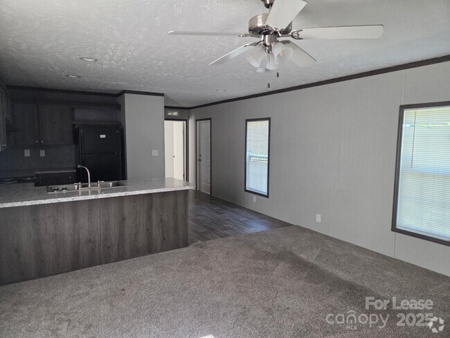 Building Photo - 213 Kimberly Cir Rental