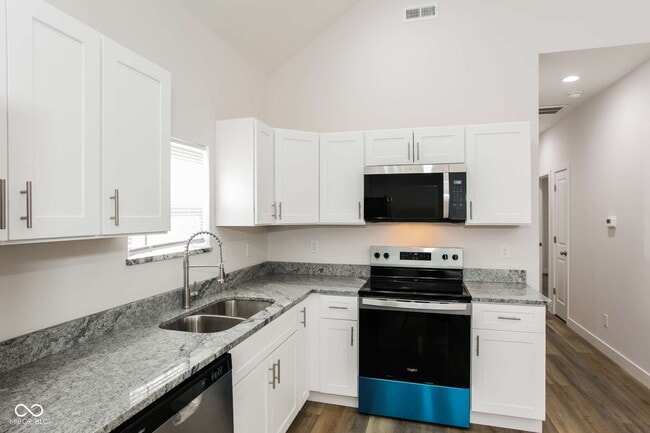 Photo - 2950 Winthrop Ave