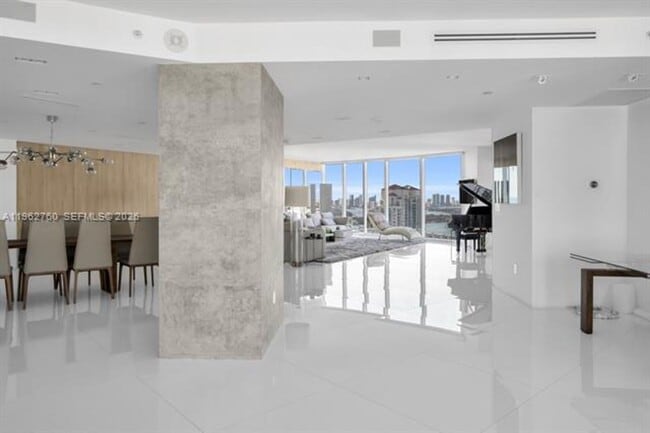 Photo - 300 South Pointe Dr Unit 300 S Pointe Dr 3105