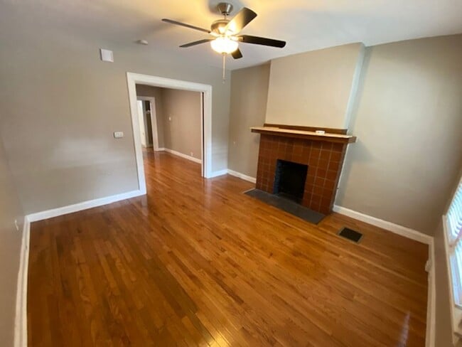 Photo - Indianola Ave 2567-2569 WACPM Unit 2567