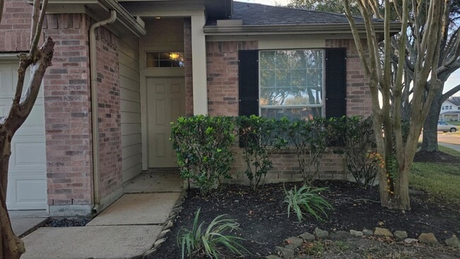 Photo - 421 Abbey Ln