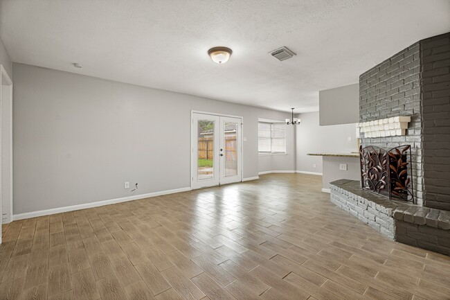 Photo - 16011 Hickory Knoll Dr