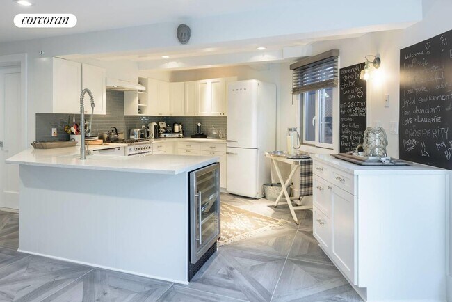 Photo - 23 Tanglewood Trl