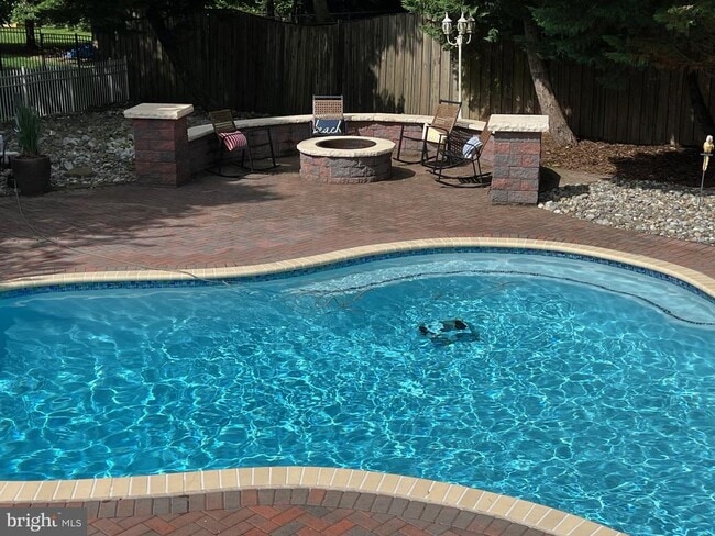 Photo - 8002 Middlebury Dr